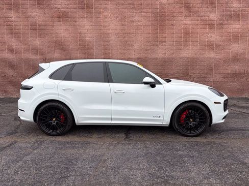 Used 2022 Porsche Cayenne GTS AWD/4WD image 8