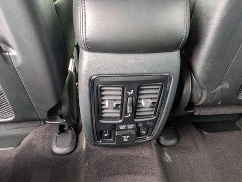 Used 2018 Jeep Grand Cherokee Limited RWD image 16