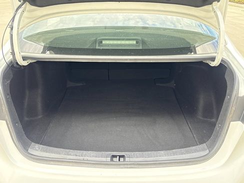 Used 2021 Toyota Corolla LE FWD image 10