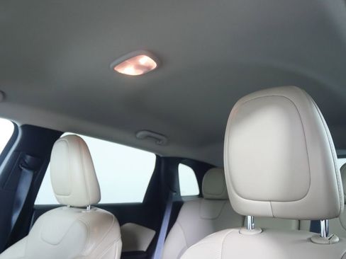 Used 2017 Jeep Cherokee Limited w/ Luxury Group image 11