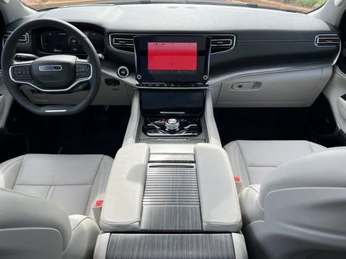 Used 2024 Jeep Wagoneer Series III w/ Premium Group I image 37