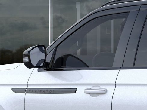 New 2025 Lincoln Navigator Black Label image 20