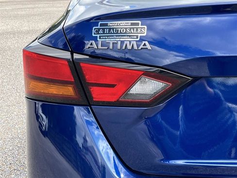 Used 2024 Nissan Altima 2.5 SR FWD image 9