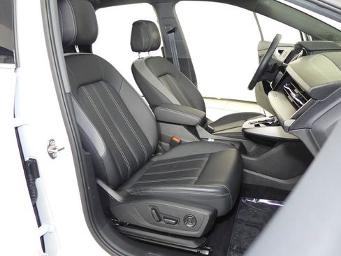 Used 2023 Audi Q4 e-tron Premium Plus w/ Premium Plus image 19