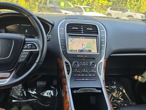 Used 2020 Lincoln Nautilus Reserve AWD/4WD image 20