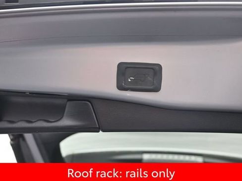 Used 2022 Toyota RAV4 XLE w/ Convenience Package AWD/4WD image 17