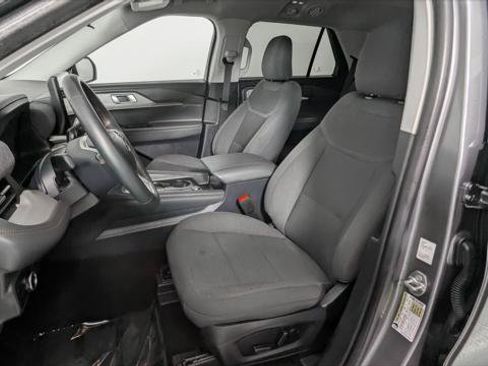 Used 2025 Ford Explorer Active RWD image 14