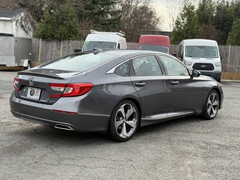 Used 2018 Honda Accord Touring image 5