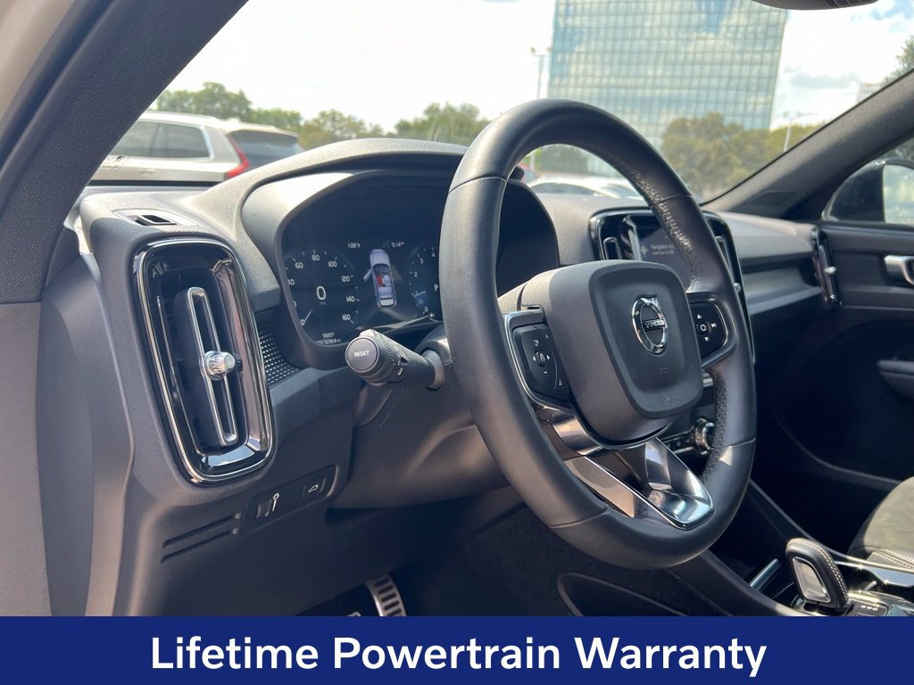 Certified 2022 Volvo XC40 T5 R-Design w/ Advanced Package AWD/4WD image 12