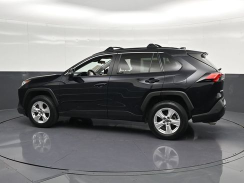 Used 2020 Toyota RAV4 XLE w/ Convenience Package FWD image 8