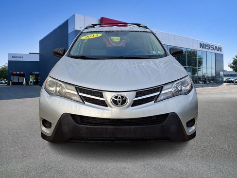 Used 2013 Toyota RAV4 LE AWD/4WD image 2