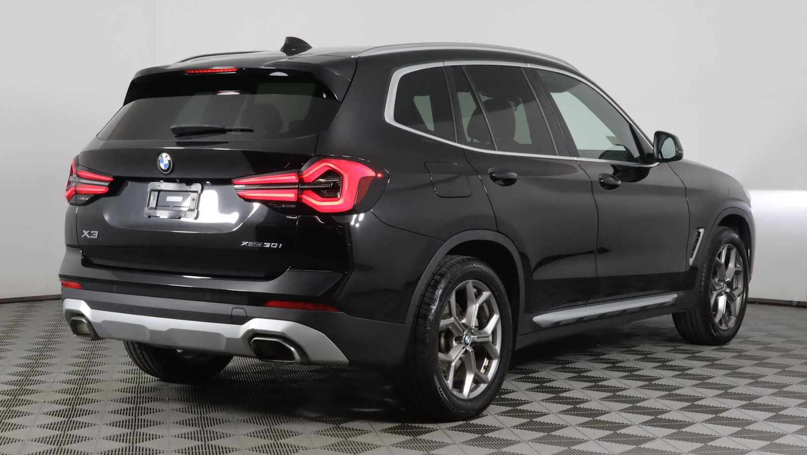 Used 2023 BMW X3 xDrive30i w/ Premium Package w/ZPA AWD/4WD image 6