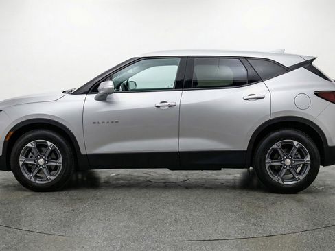 Used 2025 Chevrolet Blazer LT FWD image 5