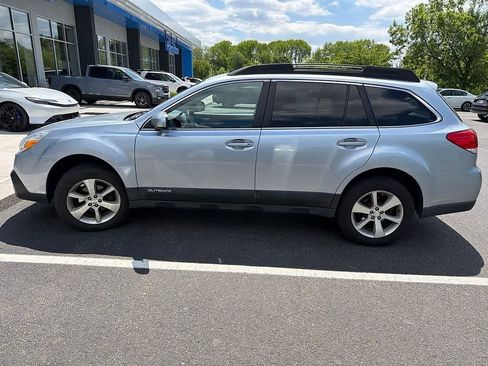 Used 2014 Subaru Outback 2.5i Limited w/ Moonroof Package AWD/4WD image 10