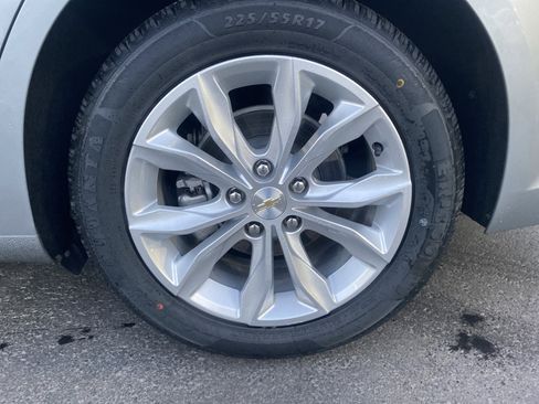 Used 2024 Chevrolet Malibu LT image 9