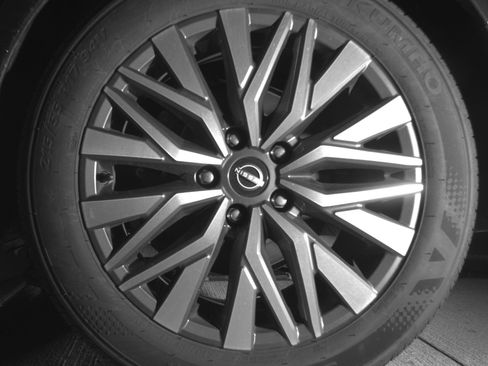 Used 2025 Nissan Altima 2.5 SV image 14