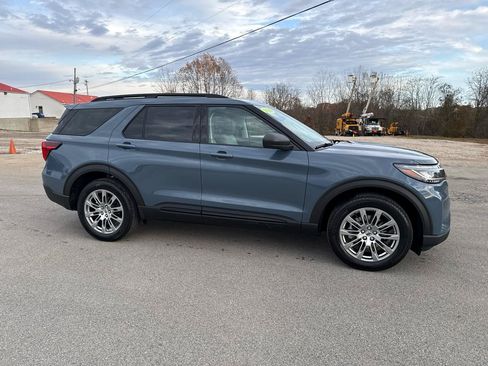 New 2026 Ford Explorer Active w/ Active Comfort Package AWD/4WD image 3