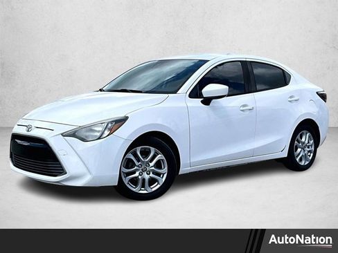 Used 2017 Toyota Yaris iA image 1