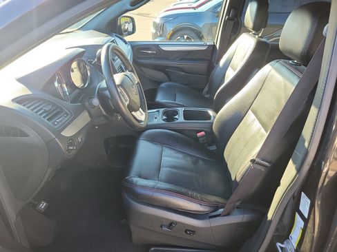 Used 2017 Dodge Grand Caravan GT image 19
