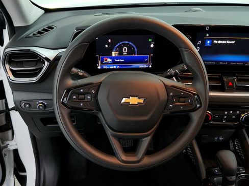 Used 2024 Chevrolet TrailBlazer LT AWD/4WD image 19
