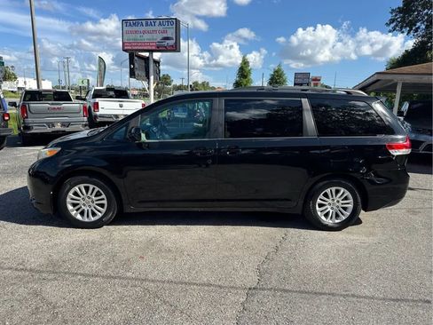 Used 2012 Toyota Sienna XLE FWD image 8