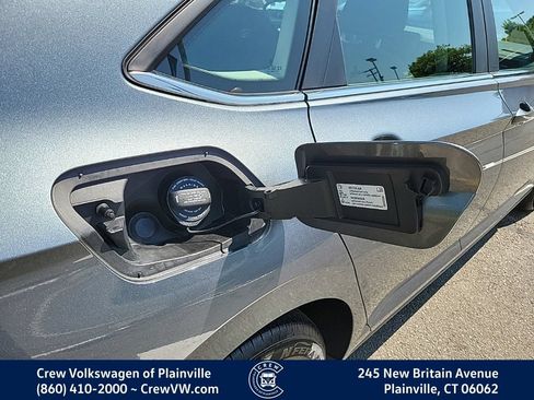 Certified 2025 Volkswagen Jetta S FWD image 32