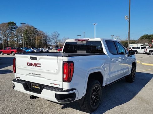 Used 2022 GMC Sierra 1500 AT4X image 2