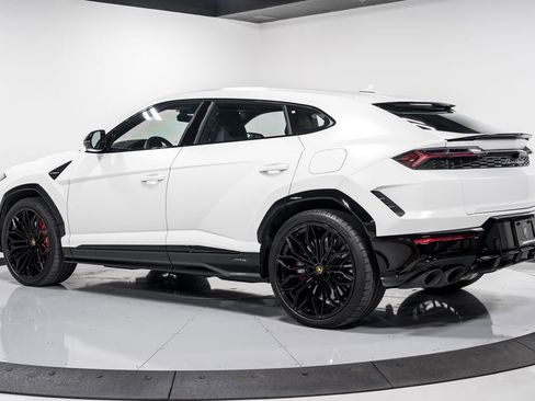Used 2025 Lamborghini Urus SE image 5