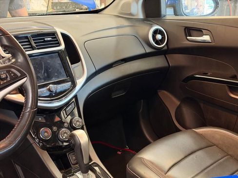 Used 2020 Chevrolet Sonic Premier FWD image 3
