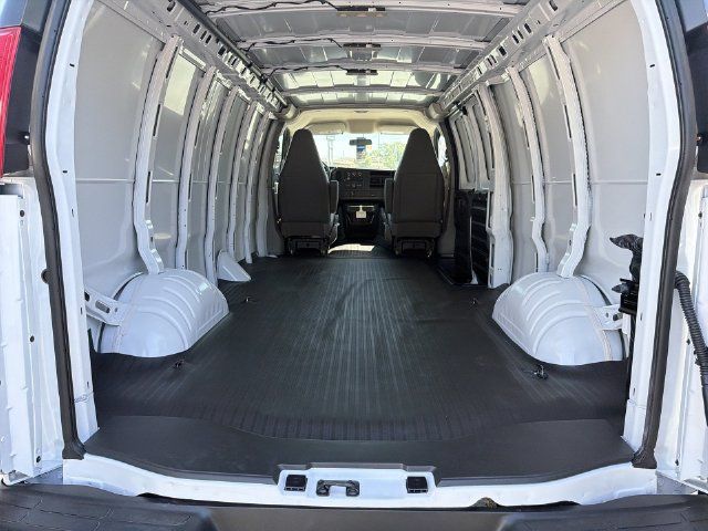 Used 2026 Chevrolet Express 2500 Extended w/ Driver Convenience Package RWD image 15