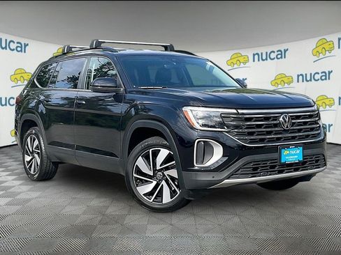 Used 2024 Volkswagen Atlas SE AWD/4WD image 1