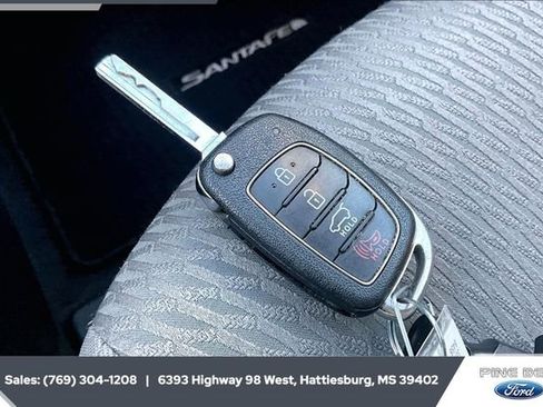 Used 2018 Hyundai Santa Fe Sport image 9