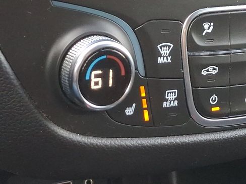 Used 2023 Chevrolet Equinox LT AWD/4WD image 25