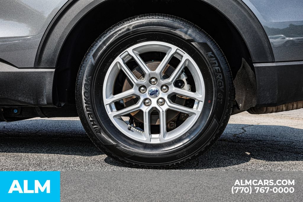 Used 2025 Ford Explorer Active RWD image 16