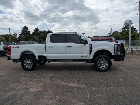 Used 2026 Ford F250 Lariat w/ Lariat Premium Package AWD/4WD image 3