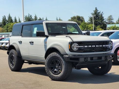New 2026 Ford Bronco Badlands w/ Wildtrak Package AWD/4WD image 1