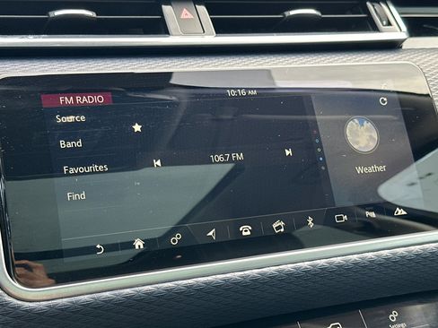 Used 2019 Land Rover Range Rover Velar S image 18