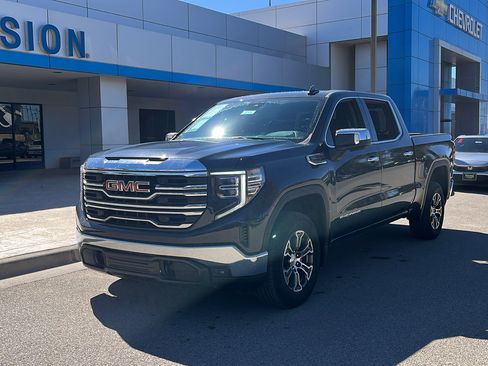 Used 2025 GMC Sierra 1500 SLT image 3