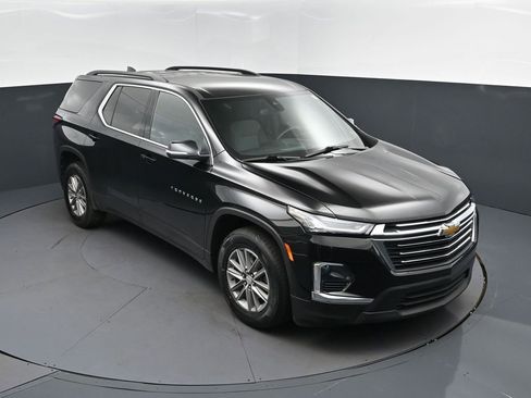 Used 2024 Chevrolet Traverse LT FWD image 1