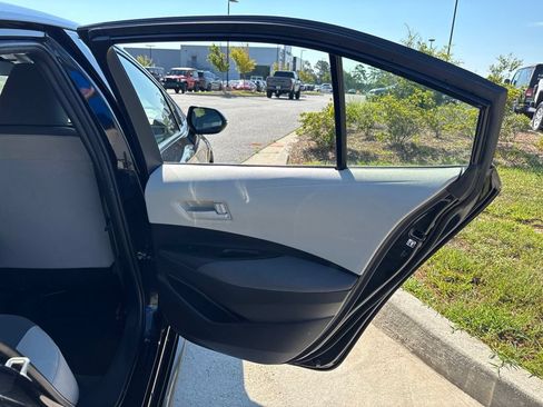 Used 2023 Toyota Corolla LE FWD image 50