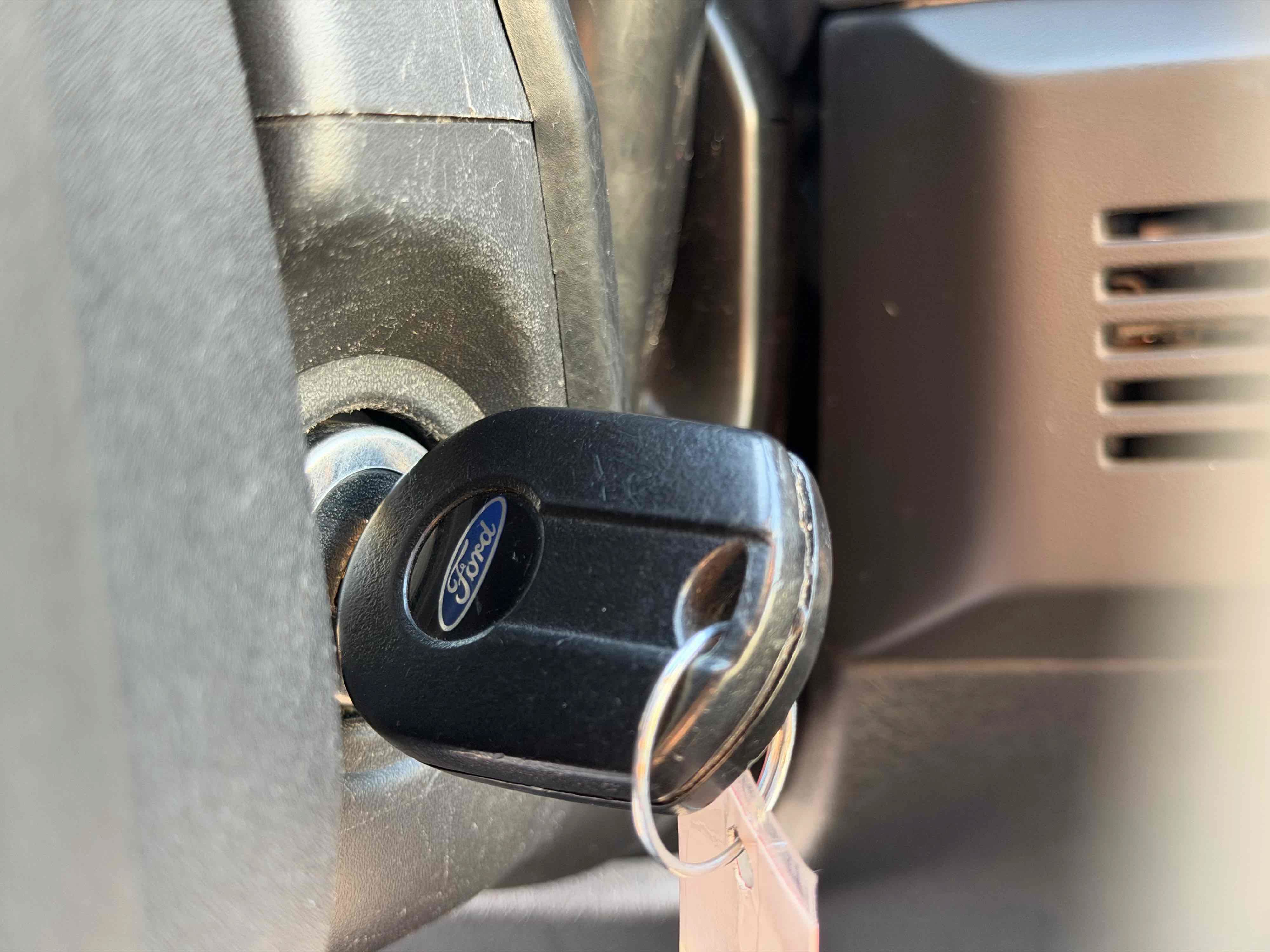 Used 2014 Ford F150 XLT AWD/4WD image 25