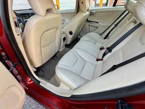 Used 2013 Volvo S60 T5 Premier image 12