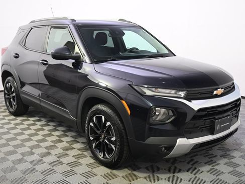Used 2021 Chevrolet TrailBlazer LT w/ Convenience Package FWD image 8