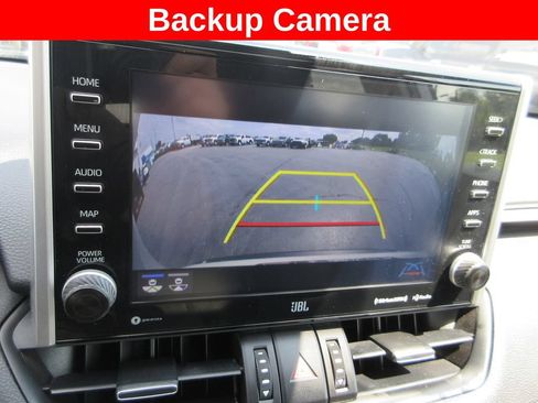 Used 2022 Toyota RAV4 XLE Premium AWD/4WD image 16