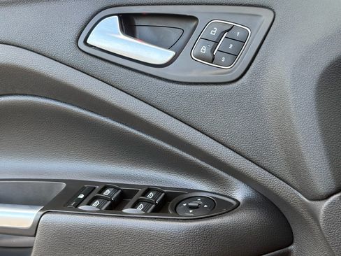 Used 2017 Ford Escape Titanium FWD image 21