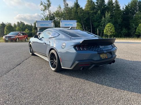 Used 2024 Ford Mustang GT RWD image 3