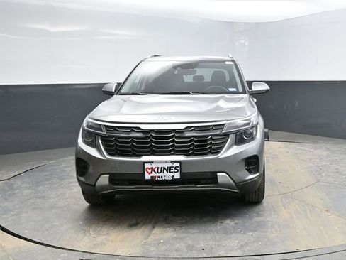 Used 2025 Kia Seltos S image 2
