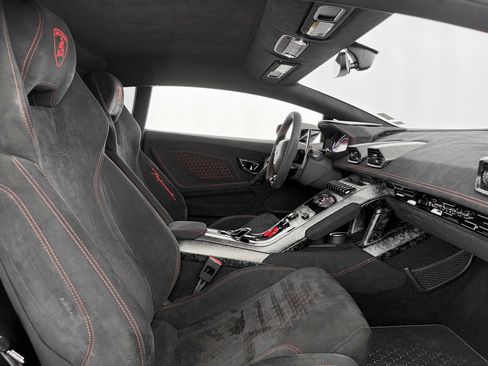 Used 2018 Lamborghini Huracan Performante image 23