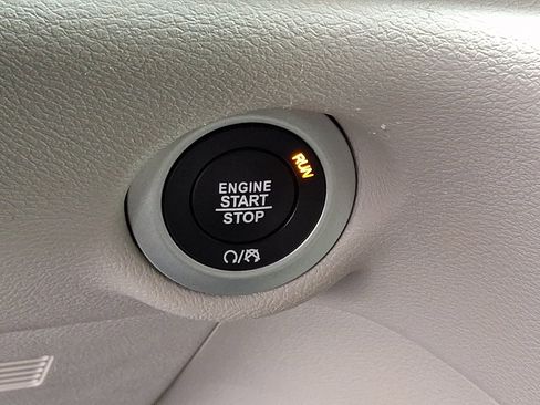 Used 2024 Chrysler Voyager LX image 23