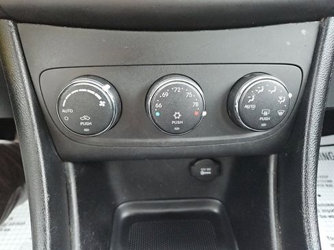 Used 2013 Dodge Avenger SXT w/ Rallye Appearance Group image 29